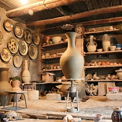 Gijduvan's pottery
